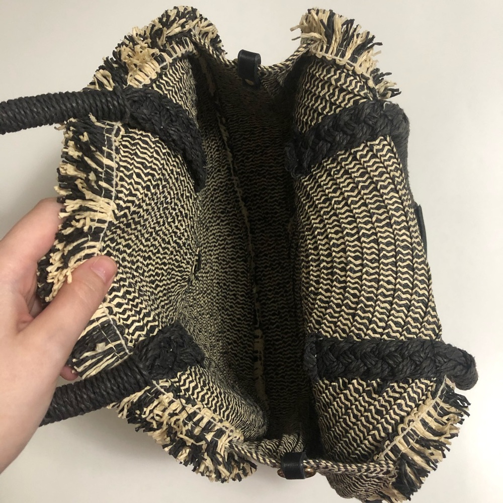 Certified vegan round woven straw tote - Picture 6 of 12